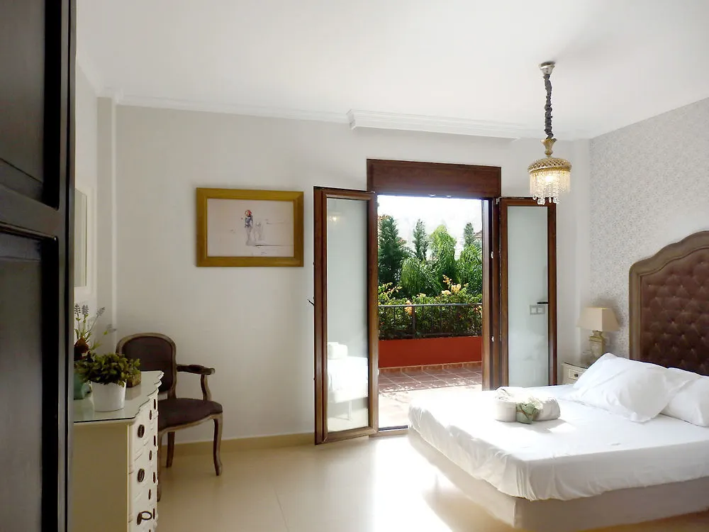 Waterfront Villa Saudi 托雷莫利诺斯 0*,